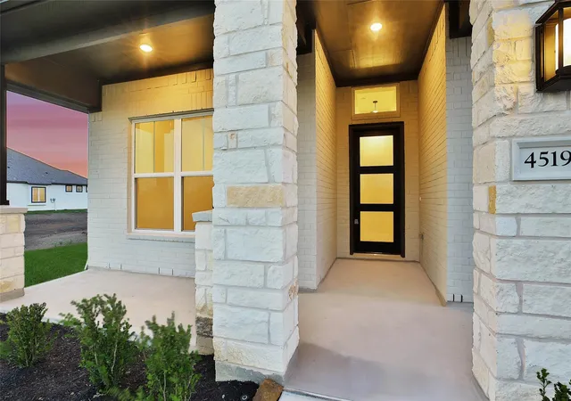 Photo 2 of Single family home for sale at 4519 Magnolia Bnd Dr, Rosharon, TX 77583 | MLS# 75012819 | Listing updated on 2026-08-30