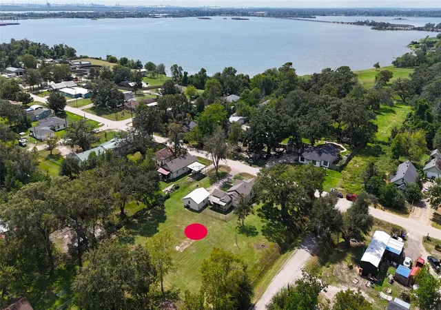 1st image of 203 S 6th St, Highlands, TX 77562 | MLS# 44140353