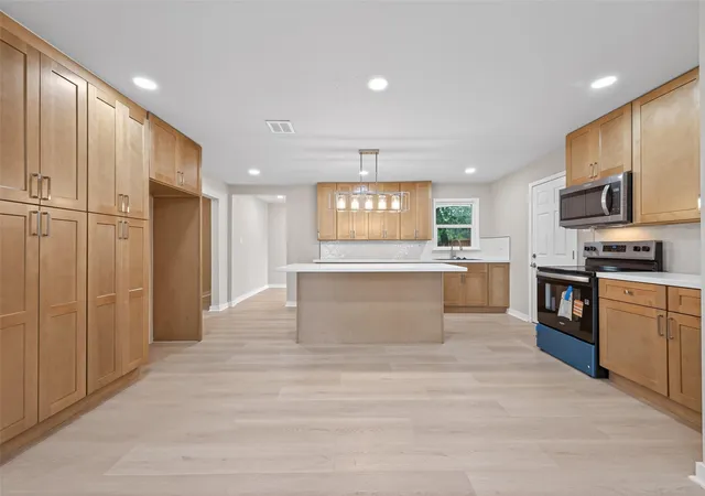 Photo 1 of Single family home for sale at 1341 Conrad Sauer Dr, Houston, TX 77043 | MLS# 30577786 | Listing updated on 2026-08-28