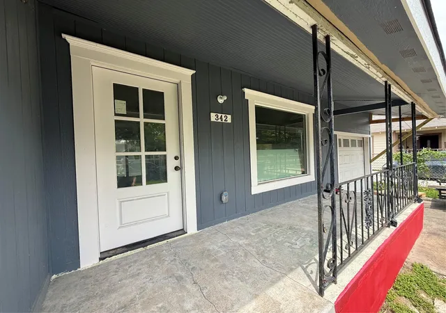 Photo 2 of Single family home for sale at 342 Hoffman St, Houston, TX 77020 | MLS# 25617243 | Listing updated on 2026-07-22