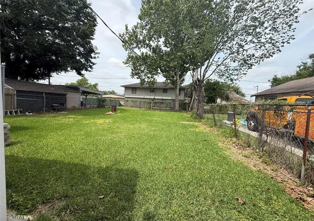 Photo 3 of Single family home for sale at 342 Hoffman St, Houston, TX 77020 | MLS# 25617243 | Listing updated on 2026-07-22
