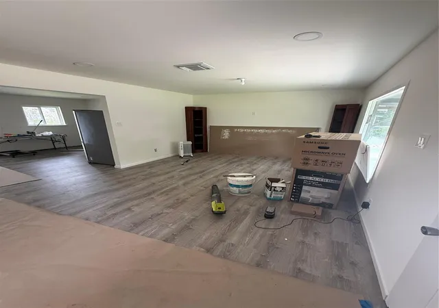 Photo 4 of Single family home for sale at 342 Hoffman St, Houston, TX 77020 | MLS# 25617243 | Listing updated on 2026-07-22
