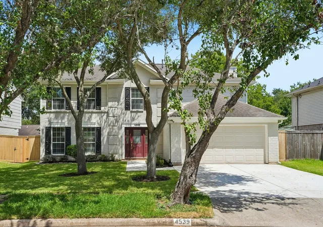Photo 1 of Single family home for sale at 4539 Pioneer Trl St, Sugar Land, TX 77479 | MLS# 32990751 | Listing updated on 2026-10-07