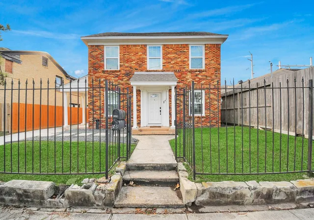 Photo 1 of Multi family home for sale at 1508 Ridgewood St, Houston, TX 77006 | MLS# 9060057 | Listing updated on 2026-08-15
