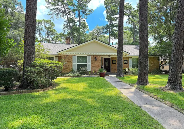 1st image of 1402 Trailwood Village Dr, Houston, TX 77339 | MLS# 12701456