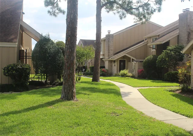 3rd image of 2316 Woodland Park Dr #15, Houston, TX 77077 | MLS# 14920768