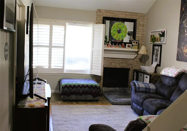 5th image of 2316 Woodland Park Dr #15, Houston, TX 77077 | MLS# 14920768