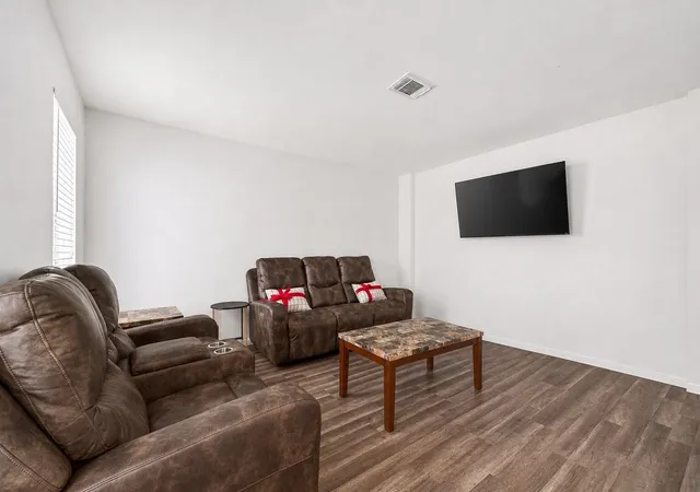 Photo 4 of Single family home for sale at 1523 Bodart Dr, Houston, TX 77090 | MLS# 65877596 | Listing updated on 2026-07-27