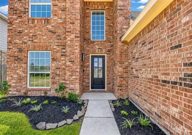 Photo 3 of Single family home for sale at 9918 Wood Wind Ct, Baytown, TX 77521 | MLS# 68549623 | Listing updated on 2026-08-30