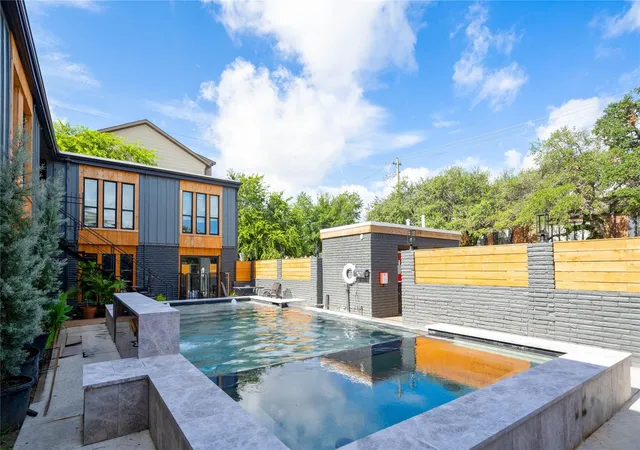 Photo 3 of Multi family home for sale at 2703 Mason St #16, Houston, TX 77006 | MLS# 56259310 | Listing updated on 2026-02-25