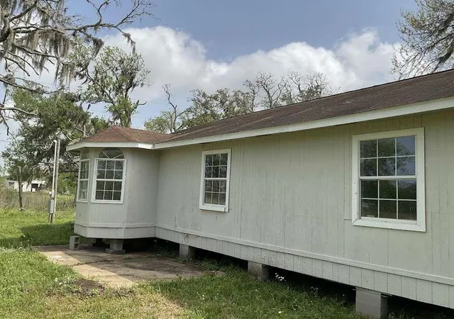 Photo 2 of Single family home for sale at 5096 Buck Rd, Brazoria, TX 77422 | MLS# 45471762 | Listing updated on 2026-04-28