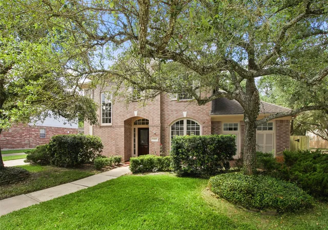 Photo 2 of Sale Pending at 3202 Pleasant Cvs Ct, Houston, TX 77059 | MLS# 50399510 | Listing updated on 2026-08-27