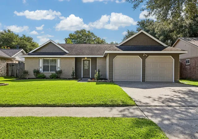Photo 1 of Single family home for sale at 1904 Floyd Rd, League City, TX 77573 | MLS# 493123 | Listing updated on 2026-09-08