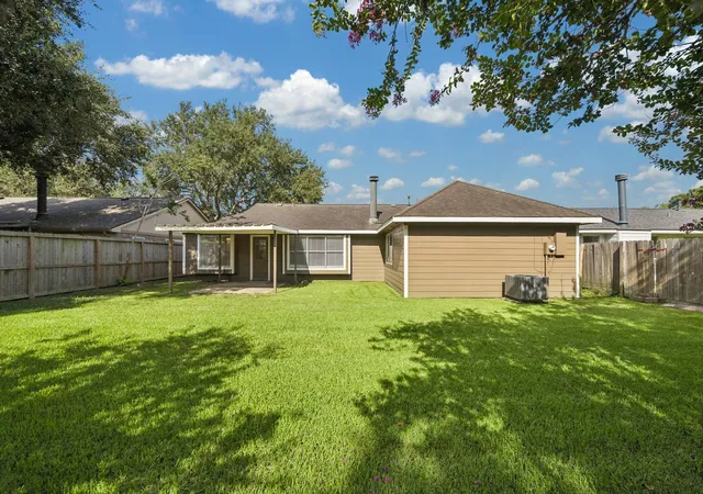 Photo 4 of Single family home for sale at 1904 Floyd Rd, League City, TX 77573 | MLS# 493123 | Listing updated on 2026-09-08