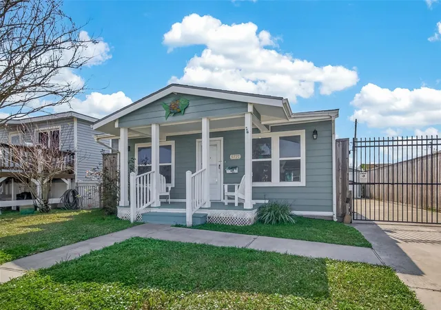 Photo 1 of Single family home for sale at 5721 Sylvia Dr, Galveston, TX 77551 | MLS# 34146367 | Listing updated on 2026-06-23
