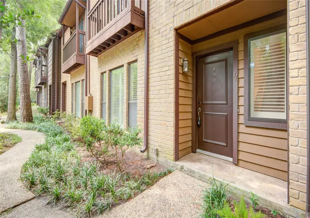 Homes for sale in Houston, TX | 11711 Memorial Dr #11, Houston, TX 77024 | MLS# 48804067