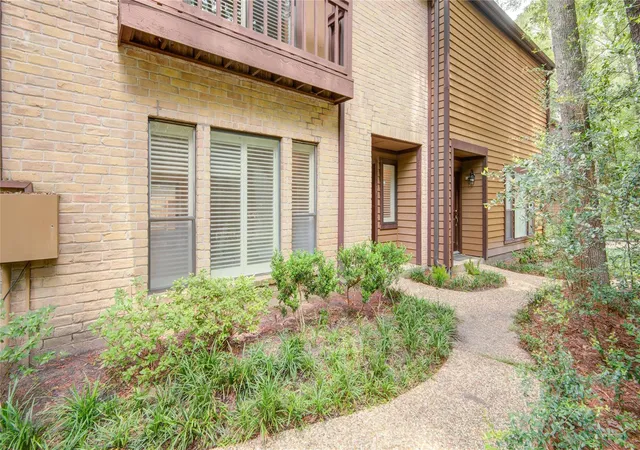 Homes for sale in Houston, TX | 11711 Memorial Dr #11, Houston, TX 77024 | MLS# 48804067