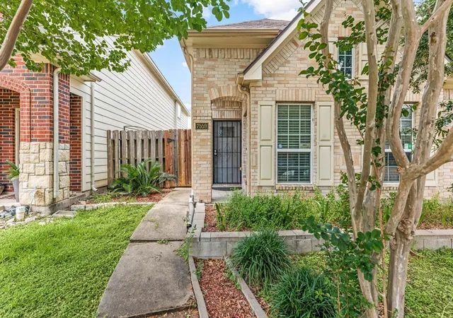Photo 2 of Single family home for sale at 7559 Autumn Sun Dr, Houston, TX 77083 | MLS# 79645036 | Listing updated on 2026-06-25
