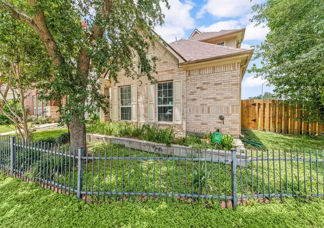 Photo 3 of Single family home for sale at 7559 Autumn Sun Dr, Houston, TX 77083 | MLS# 79645036 | Listing updated on 2026-06-25