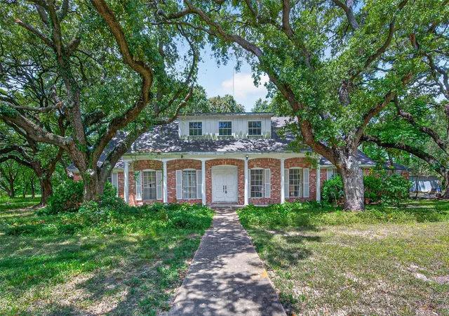 Photo 1 of Single family home for sale at 7131 Holmsley Ln N, Houston, TX 77040 | MLS# 45991140 | Listing updated on 2026-08-22
