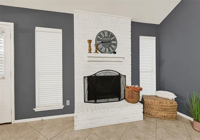 Photo 3 of Single family home for sale at 842 Walbrook Dr, Houston, TX 77062 | MLS# 93857722 | Listing updated on 2026-09-12