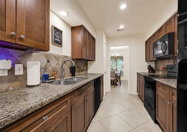 Photo 3 of Single family home for sale at 842 Walbrook Dr, Houston, TX 77062 | MLS# 93857722 | Listing updated on 2026-09-12