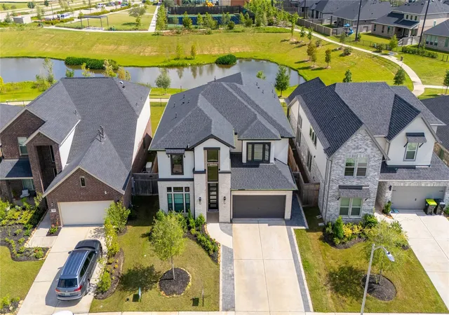 Photo 1 of Single family home for sale at 31422 Beacon Cove Trl, Fulshear, TX 77441 | MLS# 28071100 | Listing updated on 2026-08-08