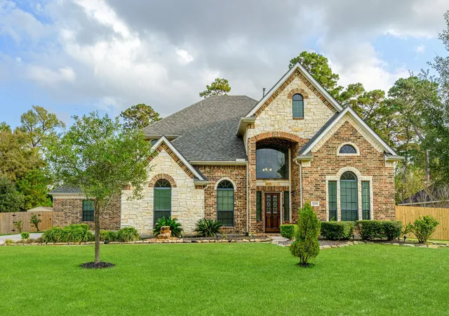 Single family home for sale at 22618 Pineleigh Ct, Tomball, TX 77375 | MLS# 74922992