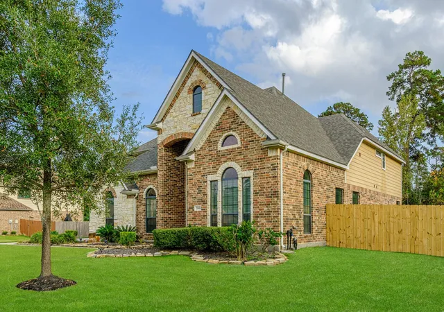 Photo 2 of Single family home for sale at 22618 Pineleigh Ct, Tomball, TX 77375 | MLS# 74922992 | Listing updated on 2026-09-21
