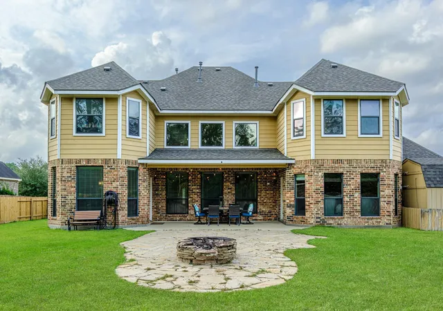 Photo 3 of Single family home for sale at 22618 Pineleigh Ct, Tomball, TX 77375 | MLS# 74922992 | Listing updated on 2026-09-21