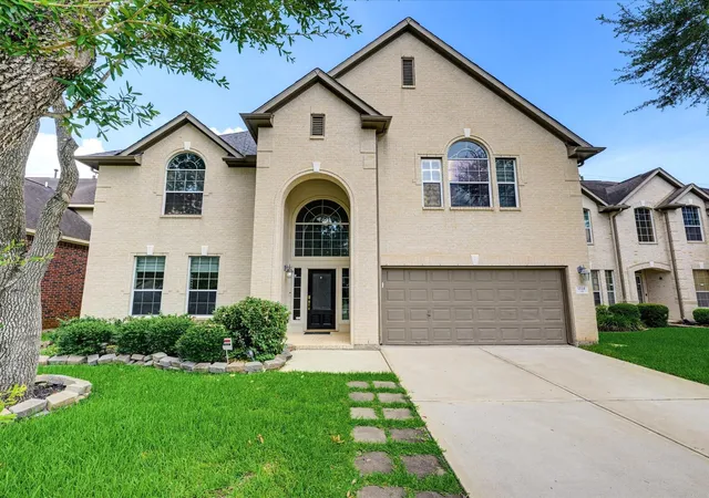 2nd image of 1114 Jasons Bend Dr, Sugar Land, TX 77479 | MLS# 84342206