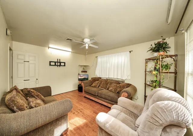 3rd image of 9701 Foredale St, Houston, TX 77075 | MLS# 68864108