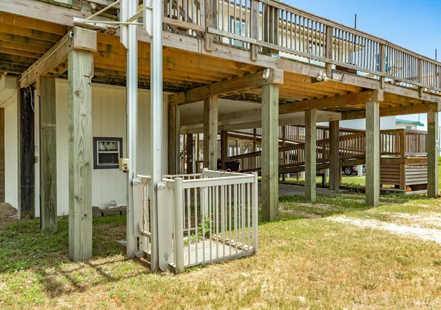 22nd image of 1311 Seashell Dr, Freeport, TX 77541 | MLS# 89750999