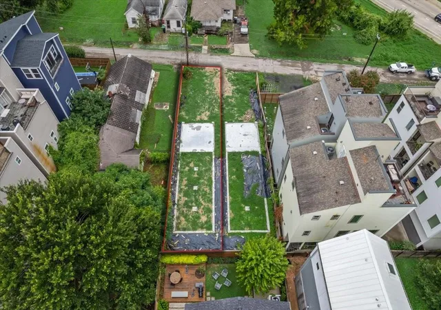 image of 1011 Bingham St, Houston, TX 77007 | MLS# 11131691