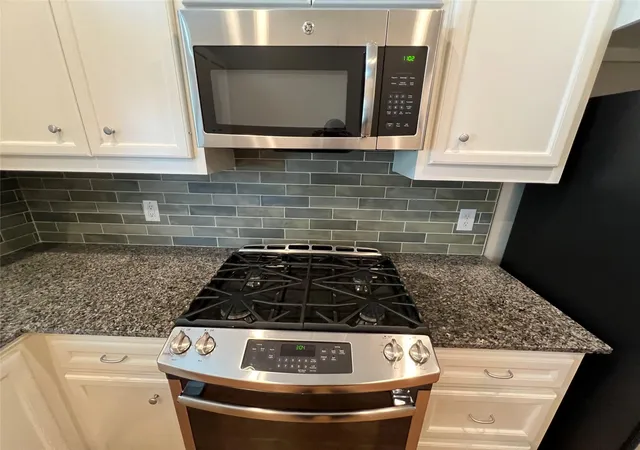 2nd image of 2710 Hullsmith Dr #404, Houston, TX 77063 | MLS# 57399571