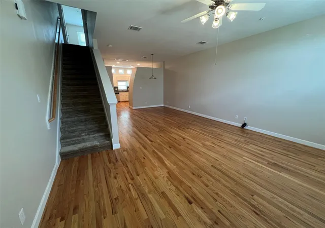 5th image of 2710 Hullsmith Dr #404, Houston, TX 77063 | MLS# 57399571