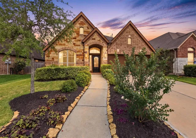 Single family home for sale at 2627 River Run Rd, Missouri City, TX 77459 | MLS# 66084108