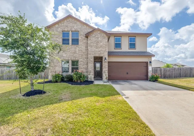 Single family home for sale at 3711 Canyon Shore Ln, Missouri City, TX 77459 | MLS# 19981181