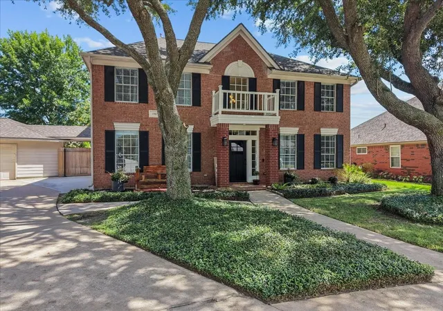 3rd image of 1910 Wynforest Dr, Deer Park, TX 77536 | MLS# 47573717