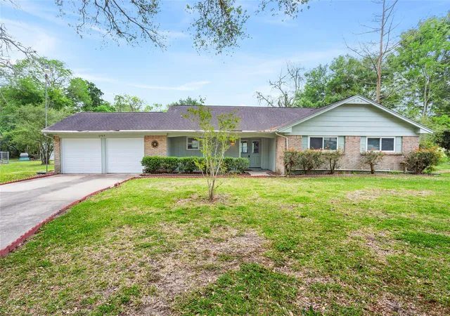 3rd image of 1717 Jones St, Alvin, TX 77511 | MLS# 29449121