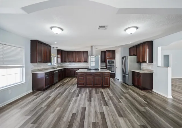 Homes for sale in Friendswood, TX | 5107 Whittier Oaks Dr, Friendswood, TX 77546 | MLS# 38868384