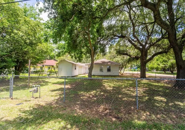 Homes for sale in La Marque, TX | 1101 Orange St, La Marque, TX 77568 | MLS# 44693911