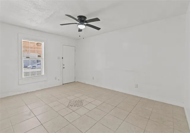 Photo 3 of Multi family home for sale at 319 E B St, La Porte, TX 77571 | MLS# 44855648 | Listing updated on 2026-09-10
