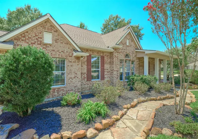 Photo 3 of Single family home for sale at 2118 Tessie Cove Ln, Spring, TX 77386 | MLS# 10300065 | Listing updated on 2026-09-09
