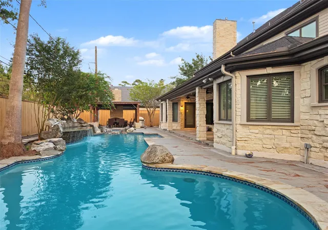 Photo 3 of Mansion for sale at 12018 Surrey Ln, Bunker Hill Village, TX 77024 | MLS# 10875239 | Listing updated on 2026-09-07