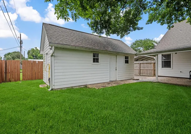 Homes for sale in Mont Belvieu, TX | 12315 E River Run East Dr, Mont Belvieu, TX 77523 | MLS# 71666380