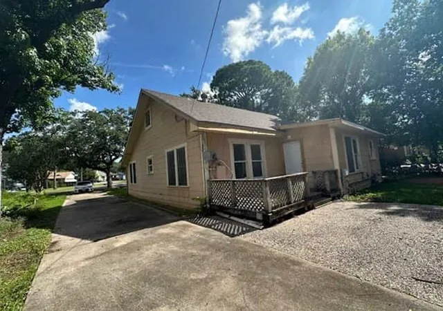 2nd image of 3115 Woodrow Dr, Port Arthur, TX 77642 | MLS# 52354806