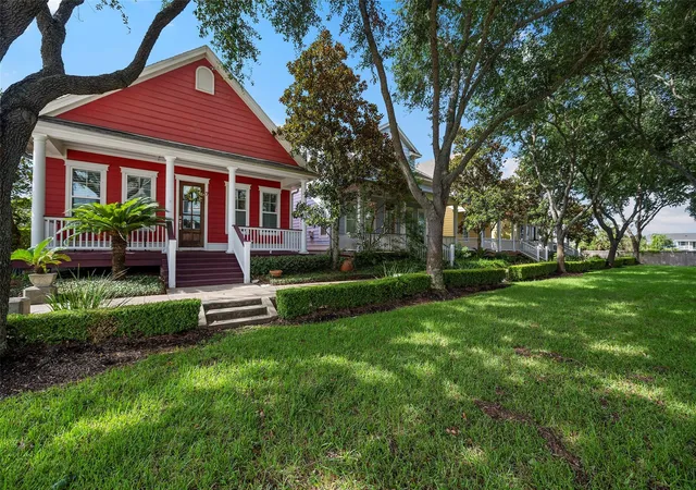 Photo 4 of Single family home for sale at 7 Latitude Ln, Galveston, TX 77554 | MLS# 70428812 | Listing updated on 2026-08-08