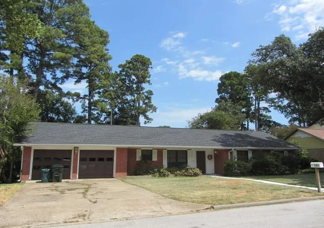 Photo 1 of Single family home for sale at 111 Elmwood St, Huntsville, TX 77320 | MLS# 71235137 | Listing updated on 2026-08-27