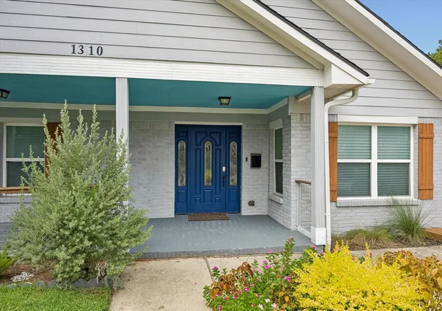 Photo 3 of Single family home for sale at 1310 Elliston St, Houston, TX 77023 | MLS# 54042996 | Listing updated on 2026-09-12